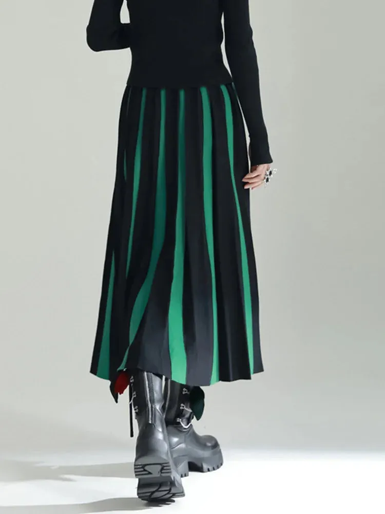 Pleated Design with Mint Green & Black