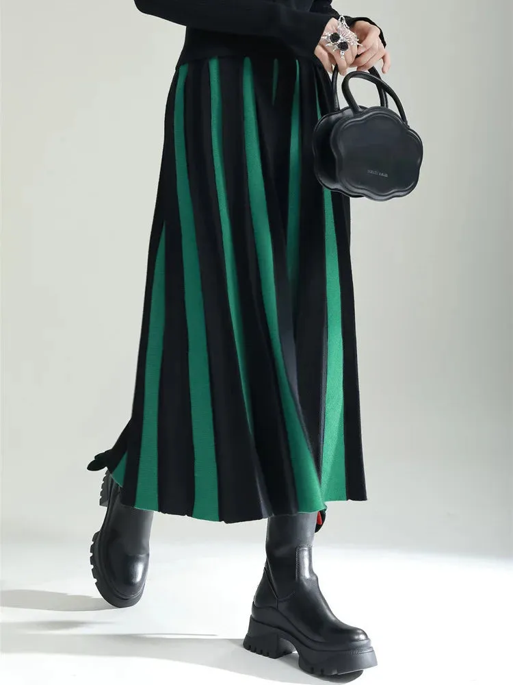 Pleated Design with Mint Green & Black